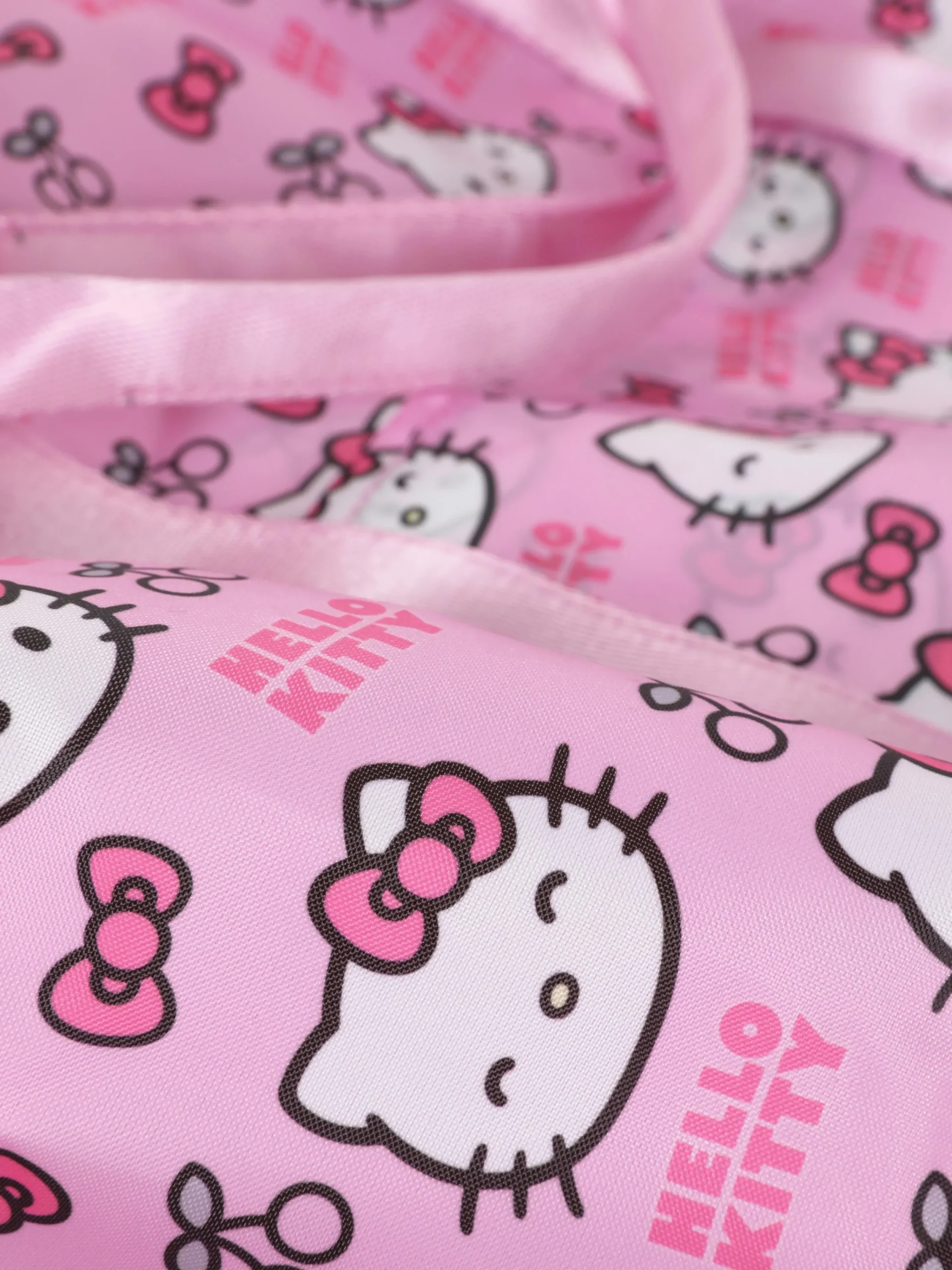 Hello Kitty Foldaway Travel Bag|Primark Discount