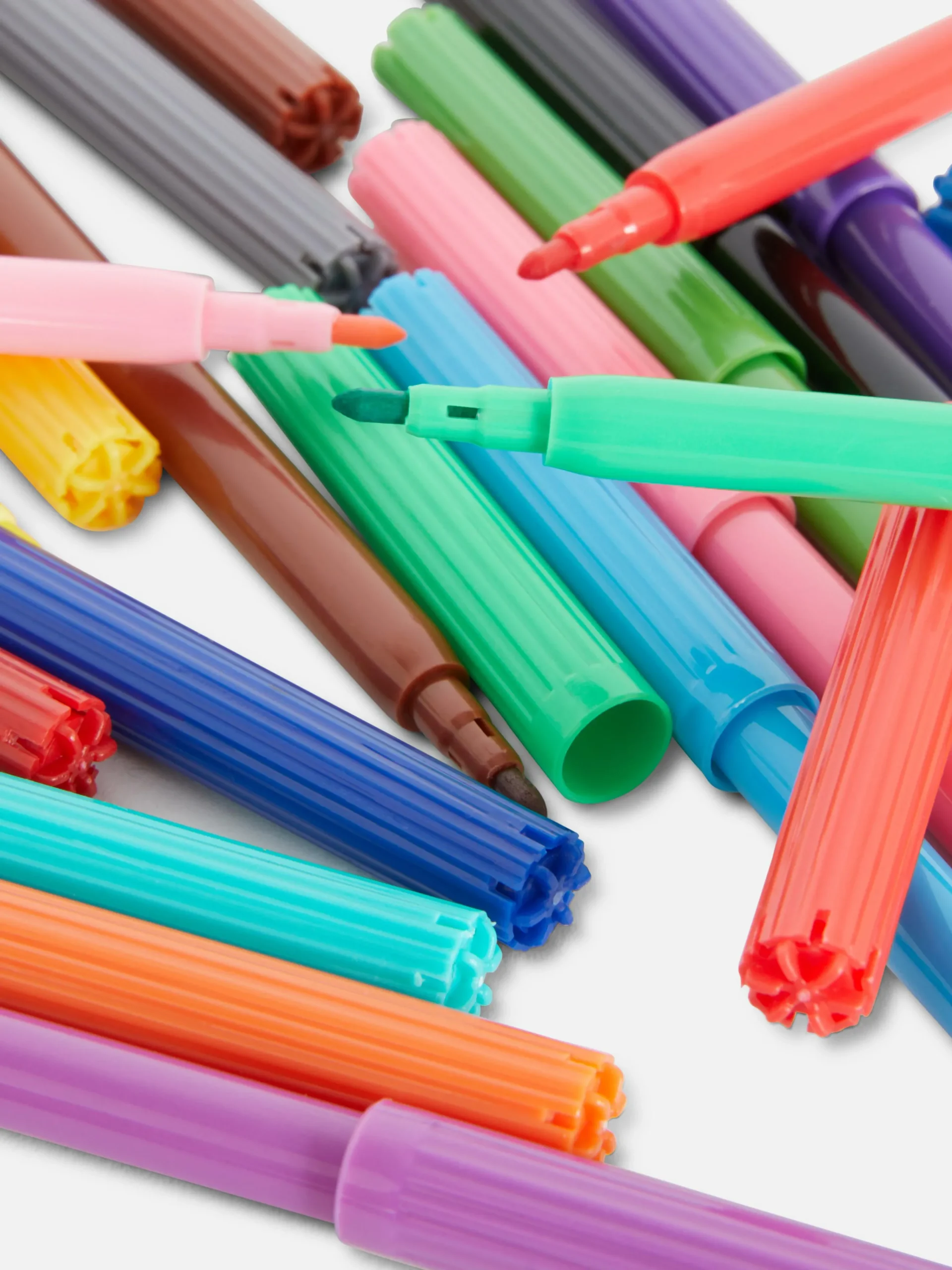 100-Pack Felt Tip Pens Tub|Primark Discount