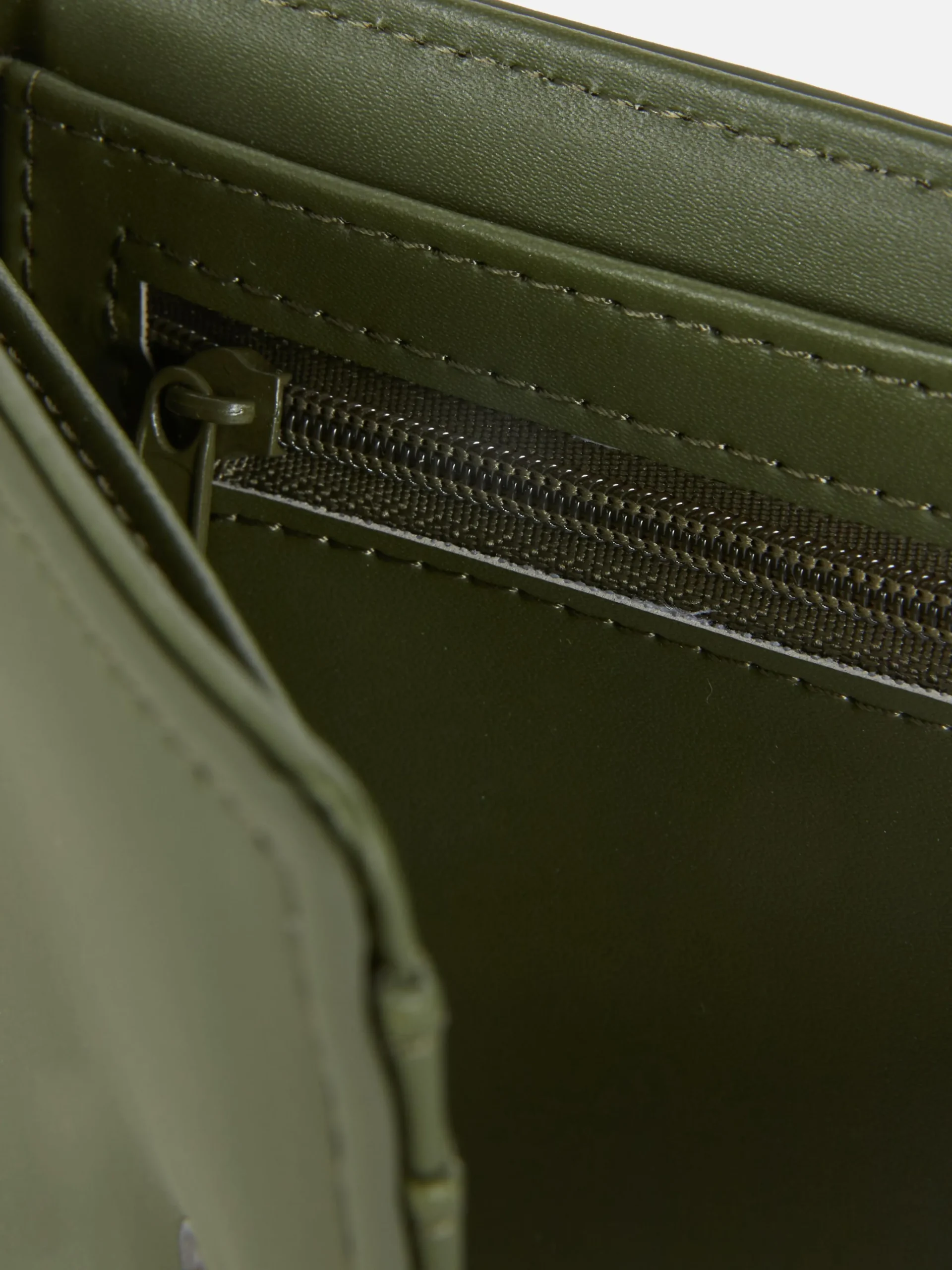 Rubberised Bifold Wallet|Primark Hot